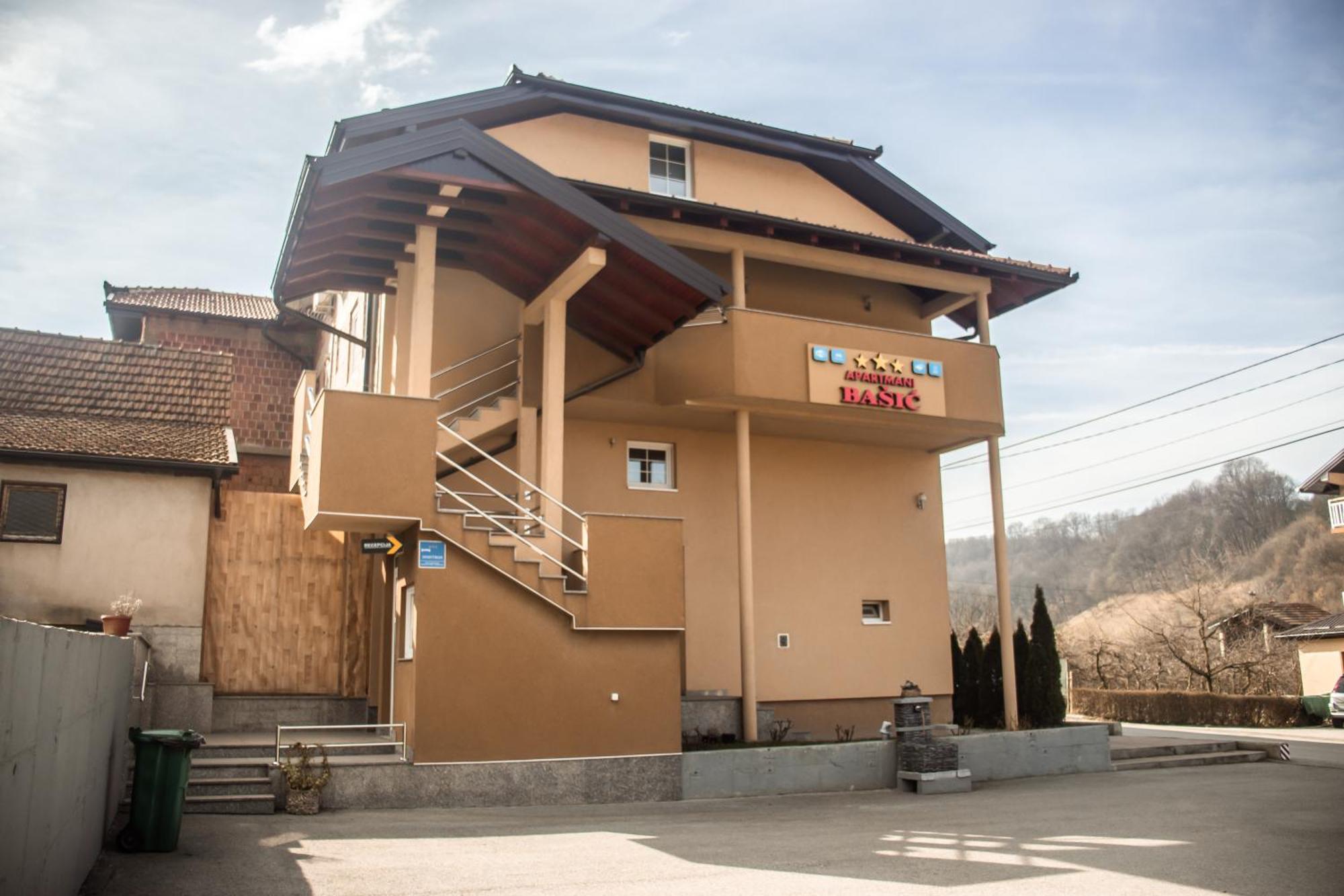Apartments Basic Visoko Exterior photo